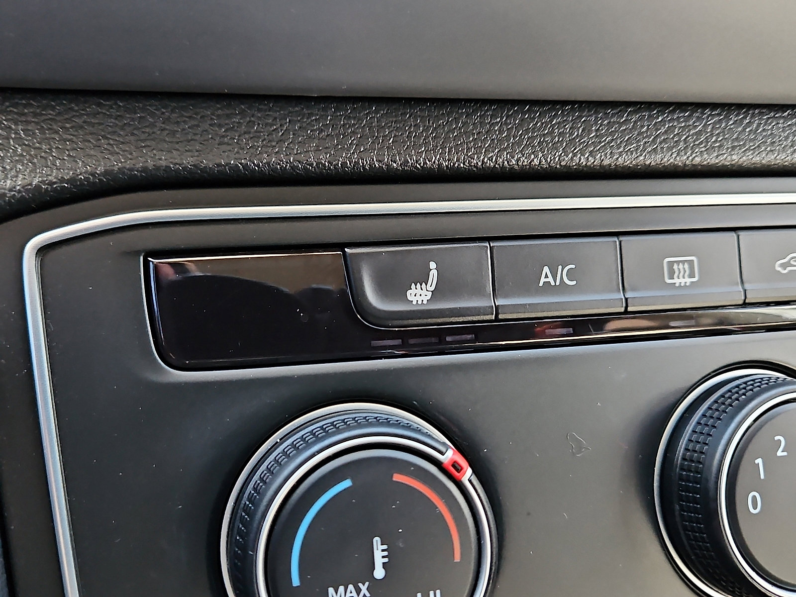 Used 2023 Volkswagen Atlas SE image 20