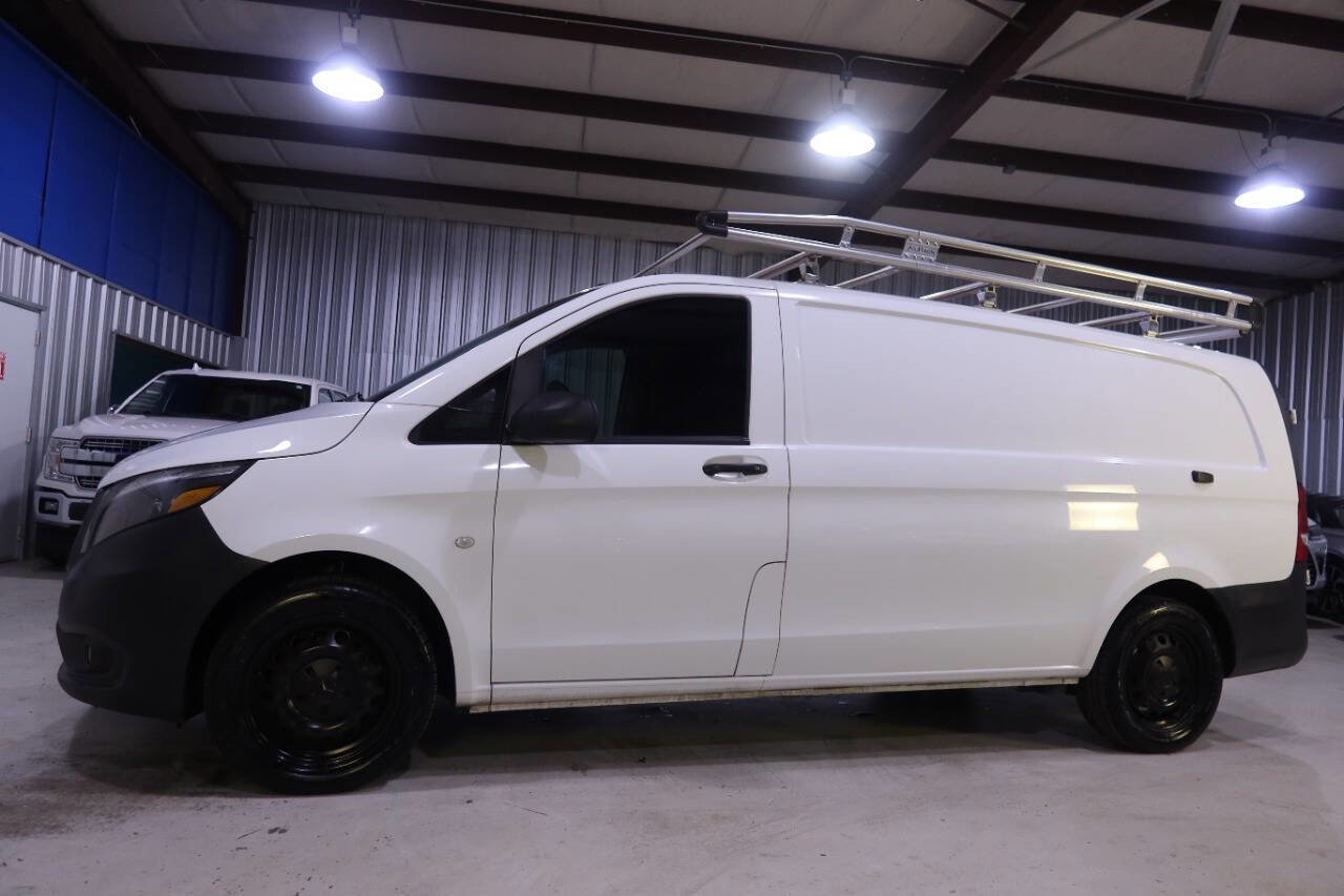 Used 2021 Mercedes-Benz Metris image 1