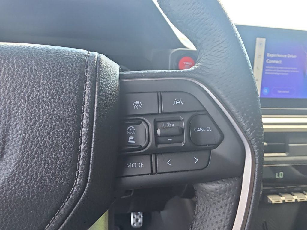 Used 2025 Toyota Tacoma TRD Sport AWD/4WD image 27