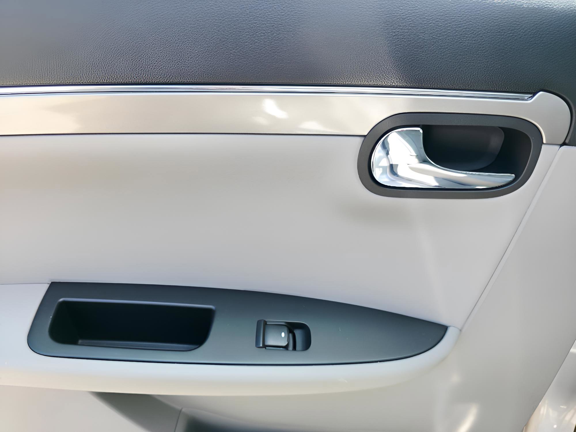 Used 2008 Saturn Aura XR w/ Premium Trim Package image 19