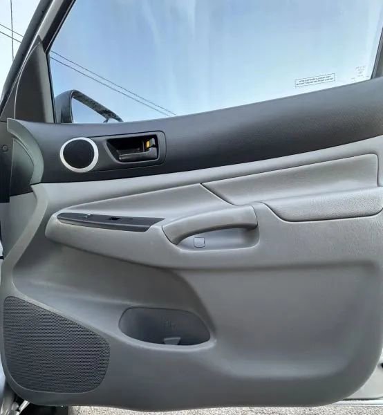 Used 2012 Toyota Tacoma PreRunner w/ TRD Off-Road Pkg RWD image 22