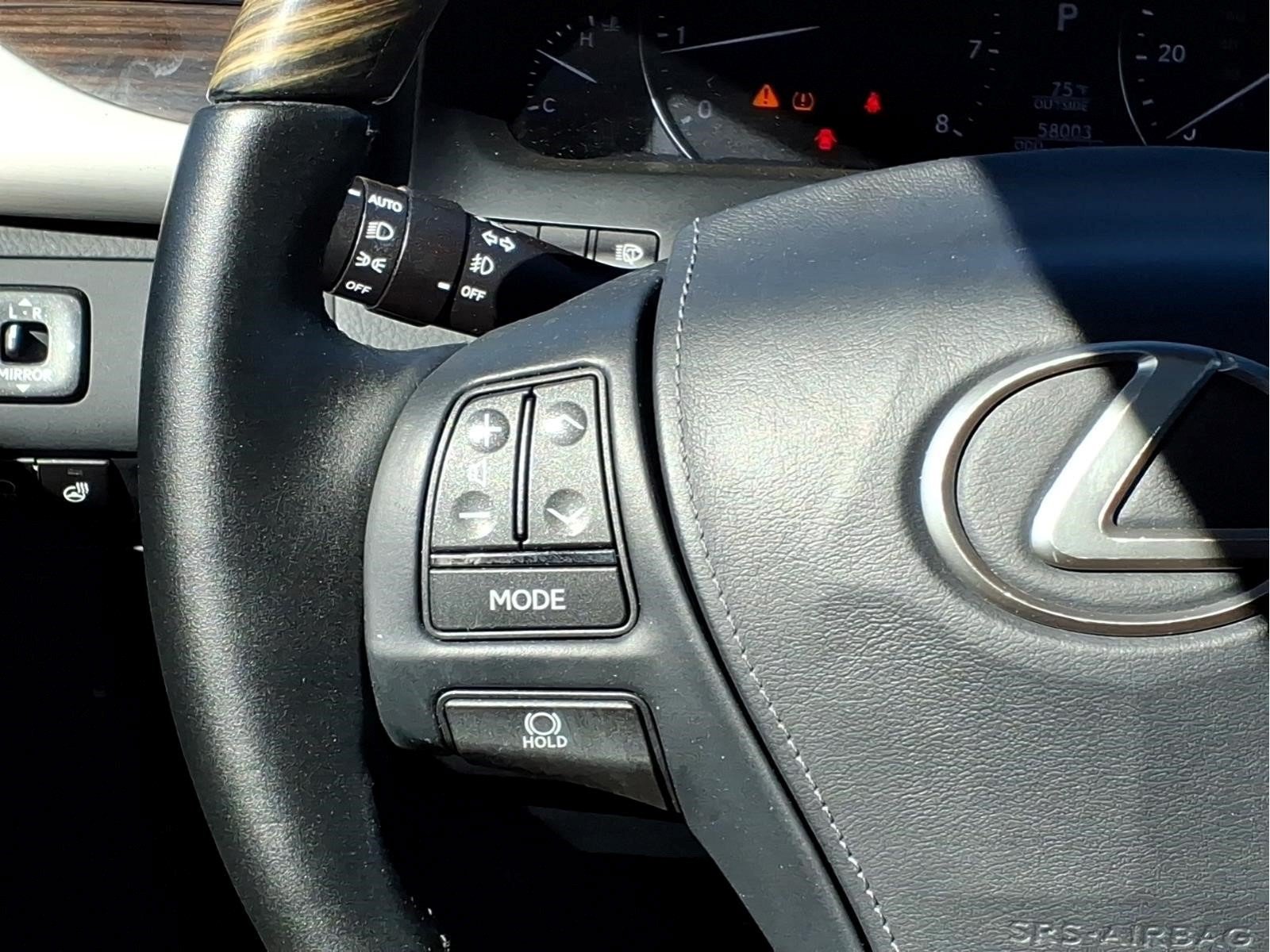 Used 2017 Lexus LS 460 w/ Ultra Luxury Package RWD image 12