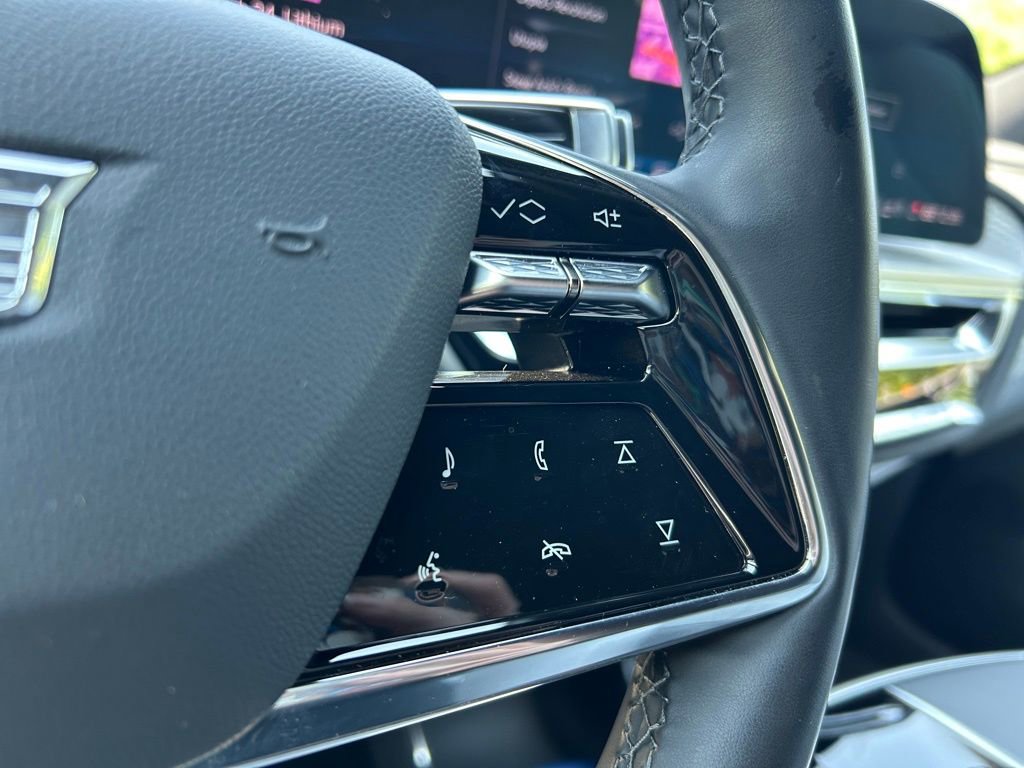 Used 2025 Cadillac Lyriq Sport RWD image 25