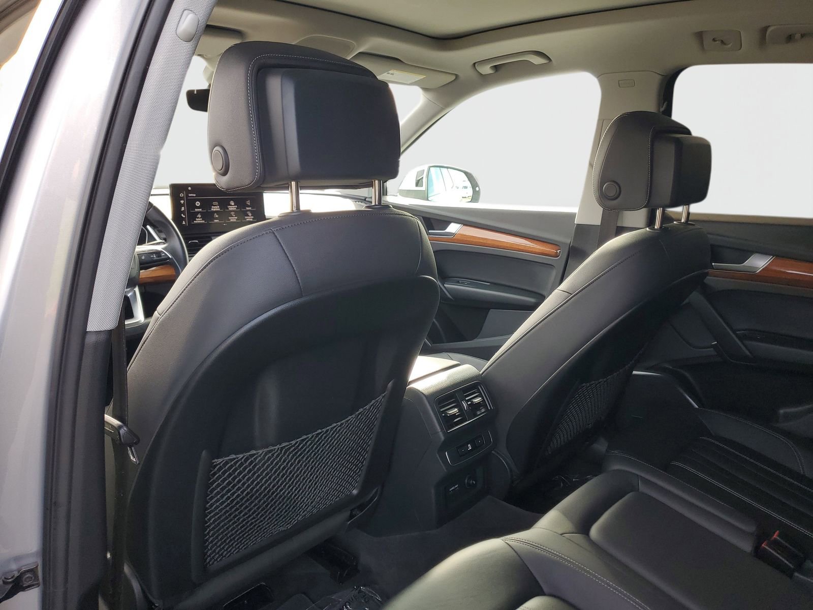 Used 2023 Audi Q5 2.0T Premium w/ Convenience Package image 14