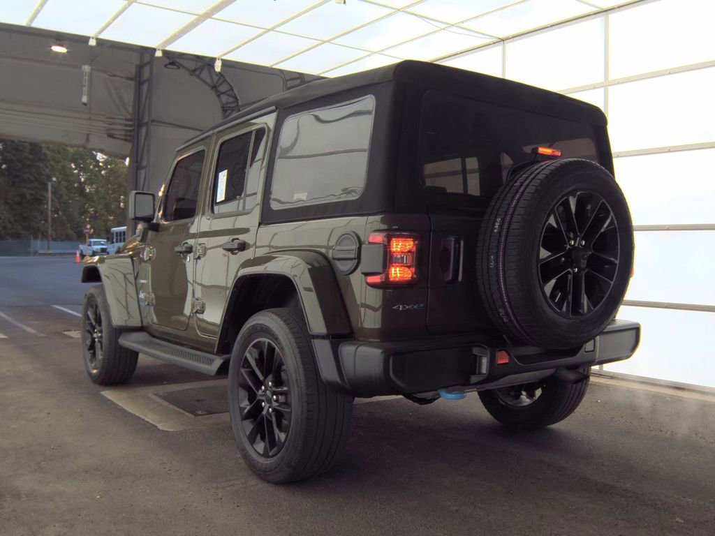 Used 2022 Jeep Wrangler Unlimited Sahara AWD/4WD image 4