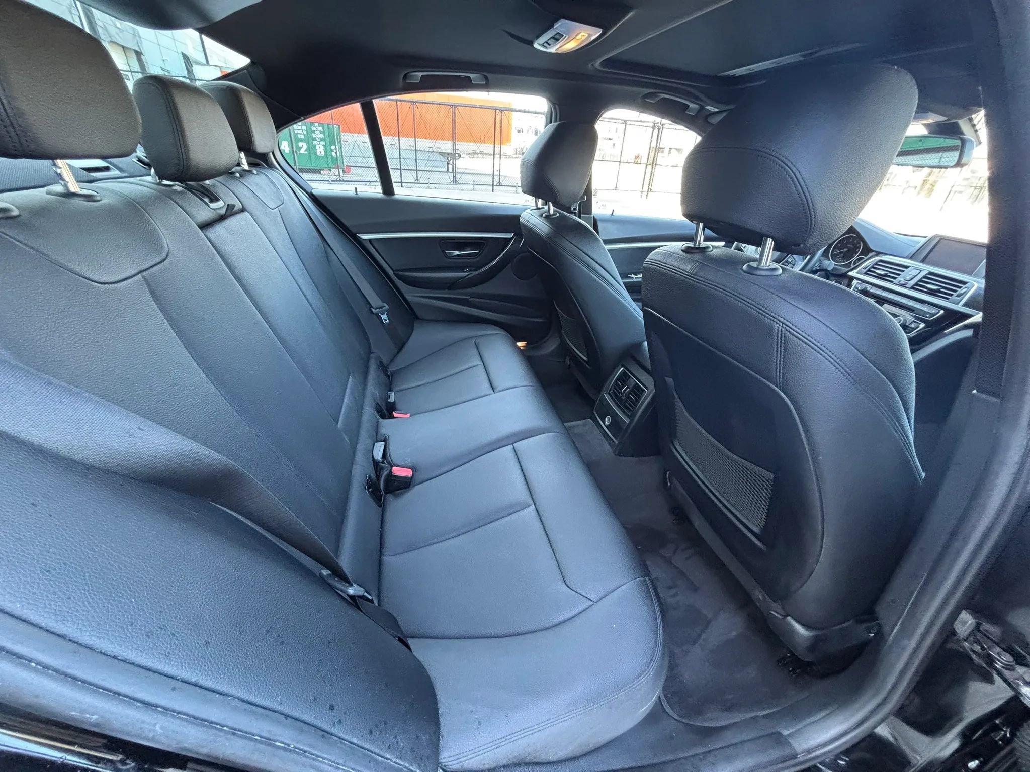 Used 2018 BMW 330i xDrive Sedan w/ Convenience Package image 25