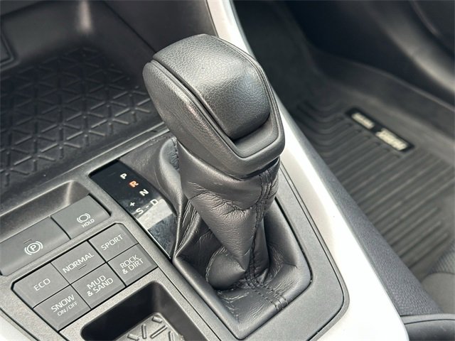 Used 2020 Toyota RAV4 XLE image 22