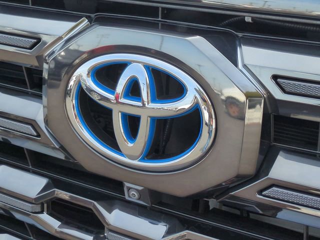 Used 2023 Toyota Tundra Platinum w/ Advanced Package image 31