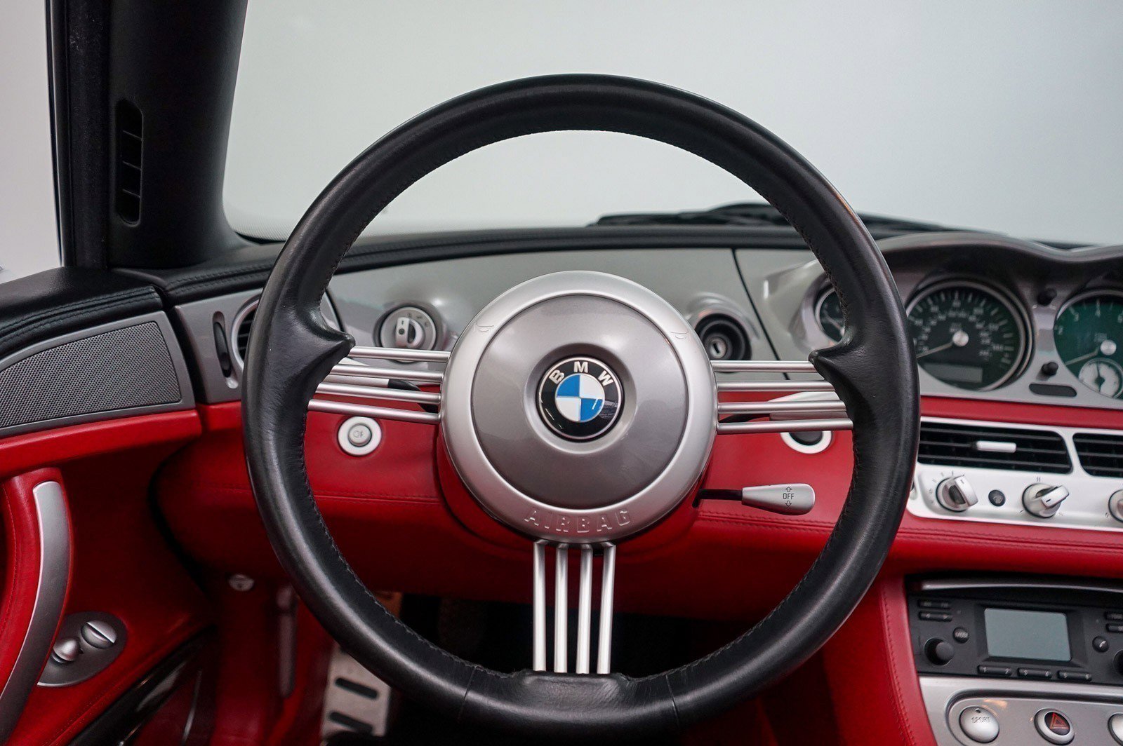 Used 2003 BMW Z8 RWD image 27