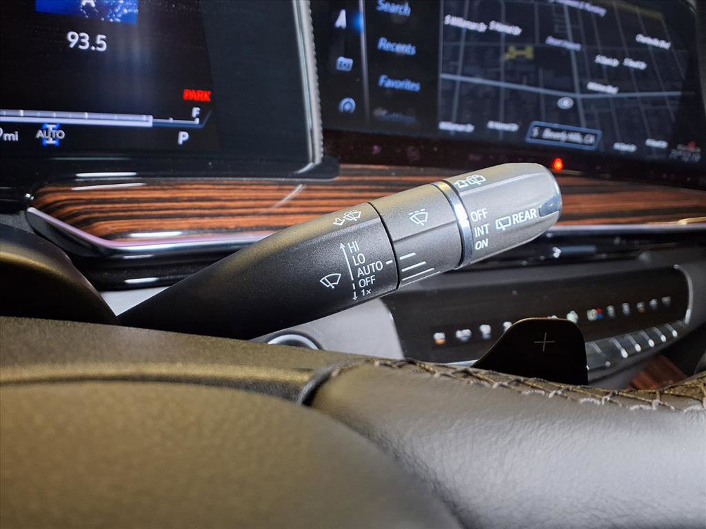 Certified 2024 Cadillac Escalade Premium Luxury w/ Performance Package image 10