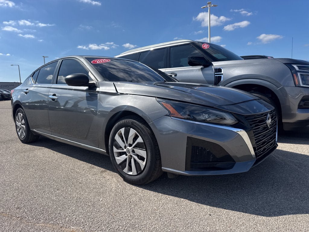 Used 2025 Nissan Altima 2.5 S FWD image 5
