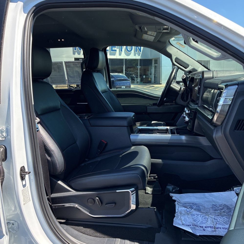 Used 2023 Ford F250 Lariat w/ Black Appearance Package AWD/4WD image 23