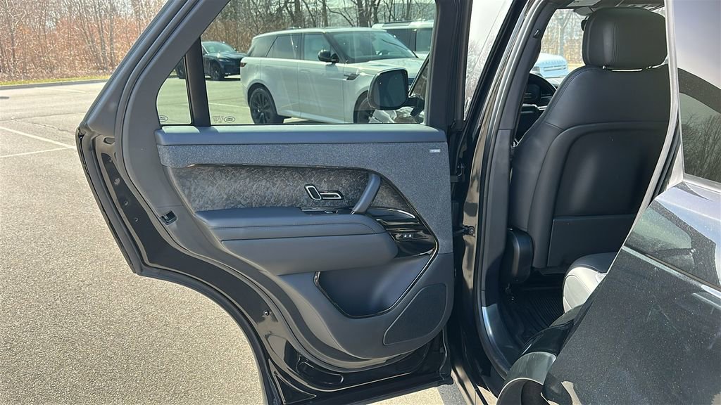 Used 2023 Land Rover Range Rover Sport SE image 20