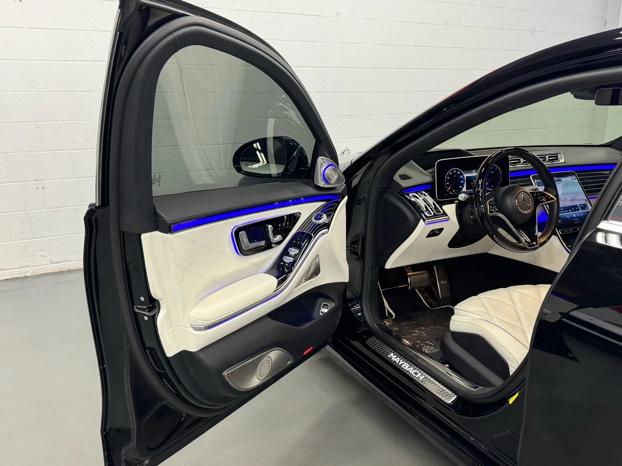 Used 2023 Mercedes-Benz Maybach S 680 S 680 4MATIC Sedan 4D w/ Manufaktur Leather Package image 22