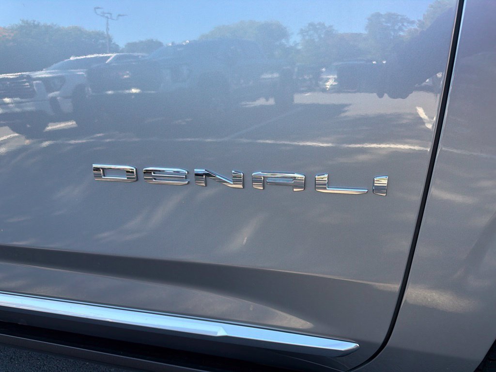 New 2026 GMC Yukon Denali w/ Denali Reserve Package AWD/4WD image 10