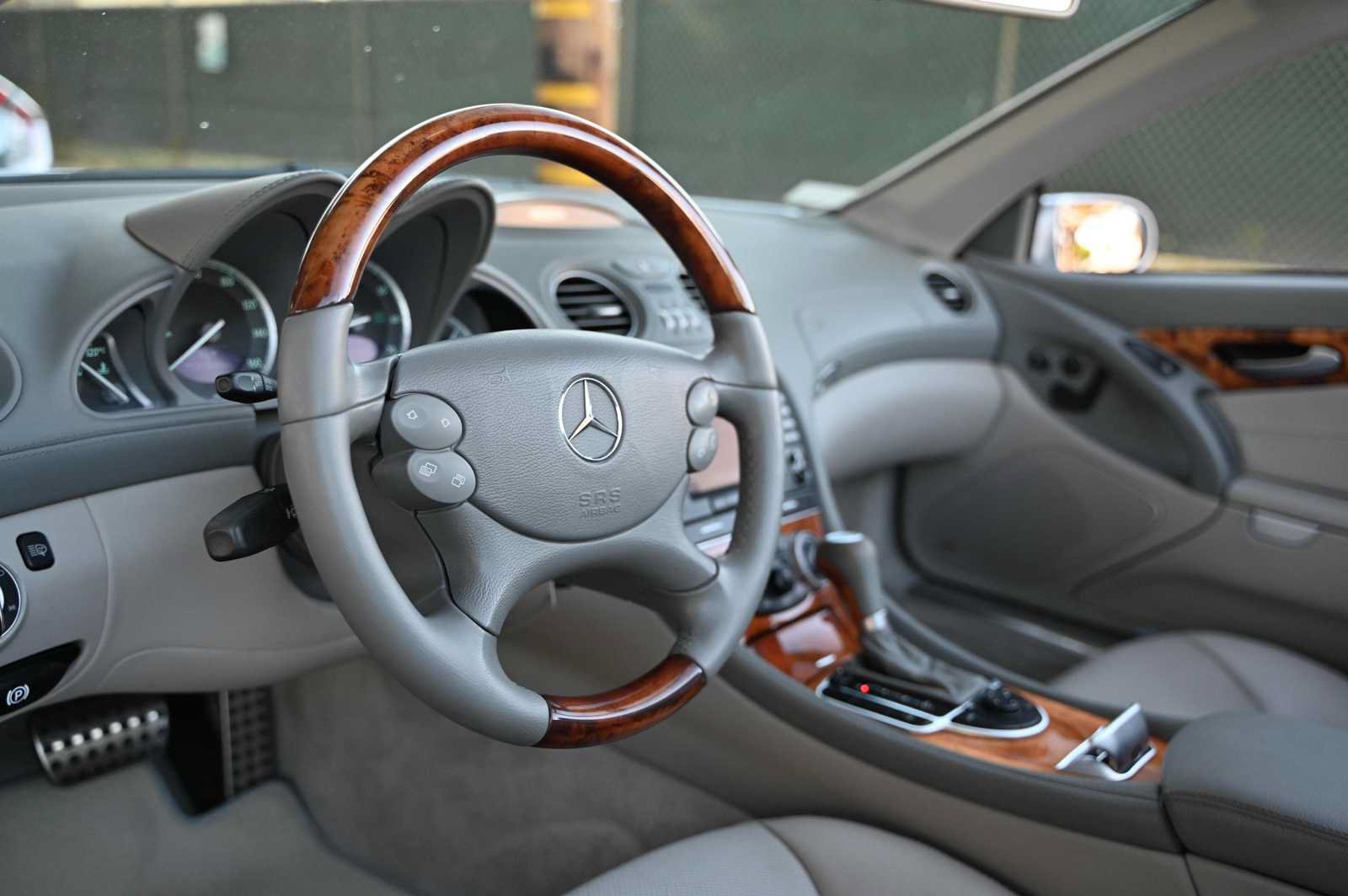Used 2007 Mercedes-Benz SL 550 image 23