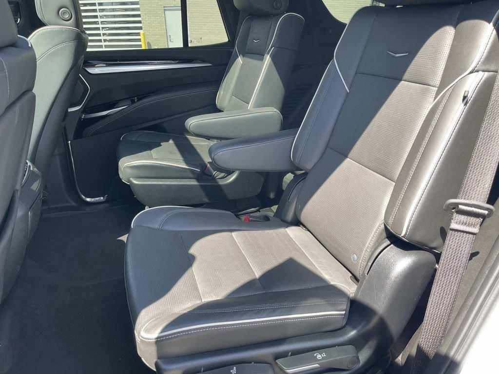 Certified 2025 Cadillac Escalade Sport AWD/4WD image 17