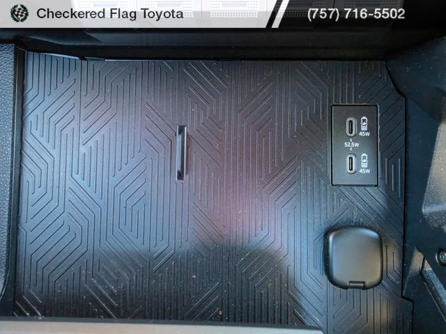 Used 2025 Toyota 4Runner SR5 AWD/4WD image 18