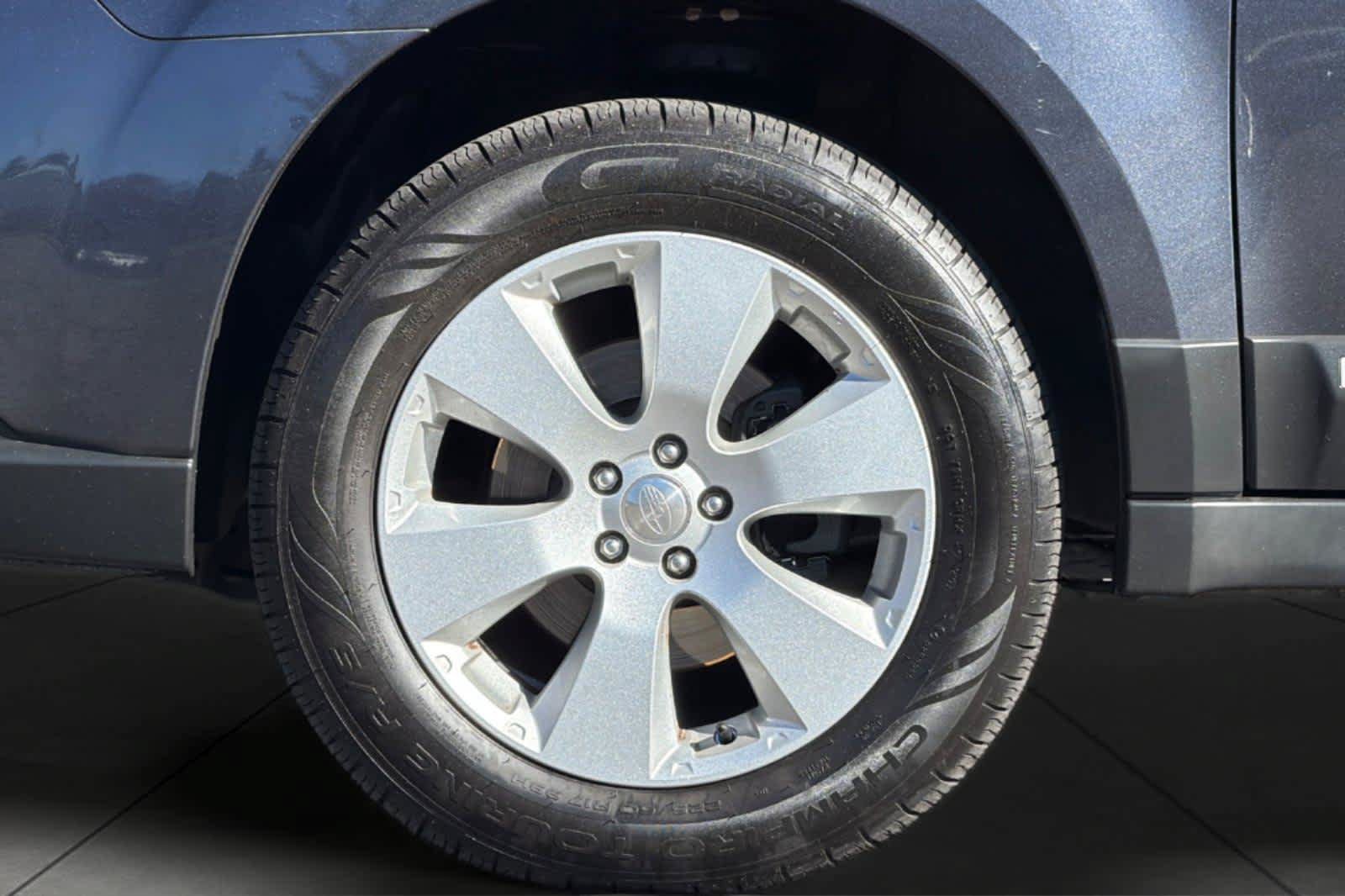 Used 2010 Subaru Outback 2.5i Premium AWD/4WD image 11