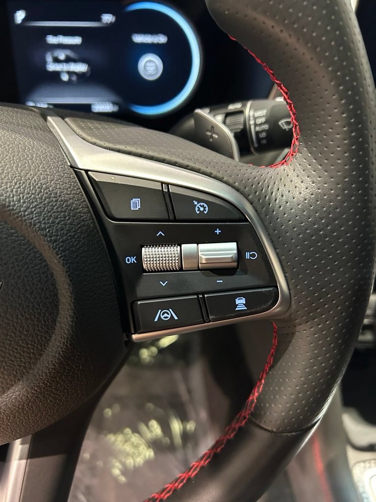 Used 2023 Genesis G70 3.3T w/ Sport Advanced Package AWD/4WD image 17