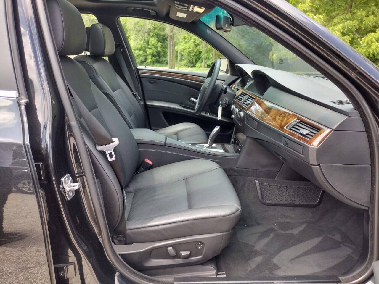 Used 2010 BMW 535i Sedan w/ Premium Pkg RWD image 10