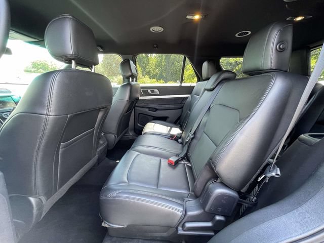Used 2016 Ford Explorer XLT w/ Equipment Group 202A FWD image 24