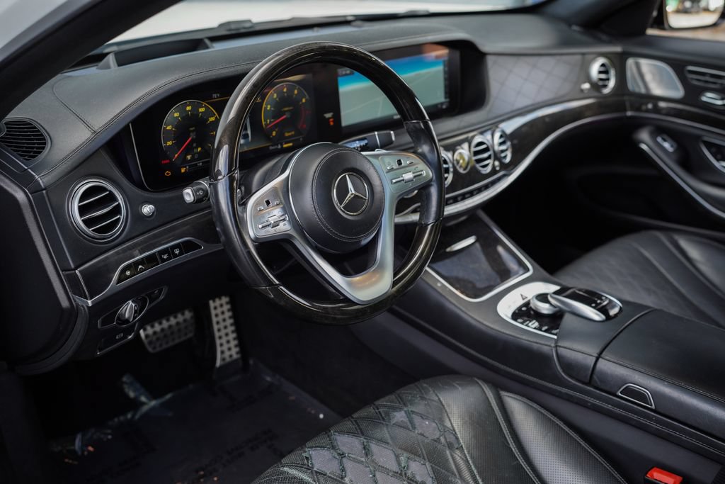 Used 2018 Mercedes-Benz S 560 Sedan w/ AMG Line Exterior image 19