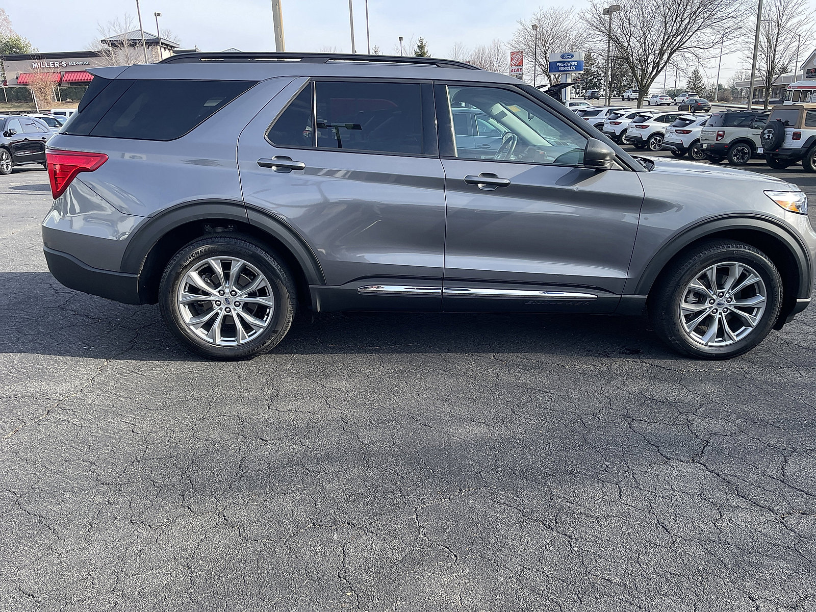Used 2022 Ford Explorer XLT w/ Equipment Group 202A image 15