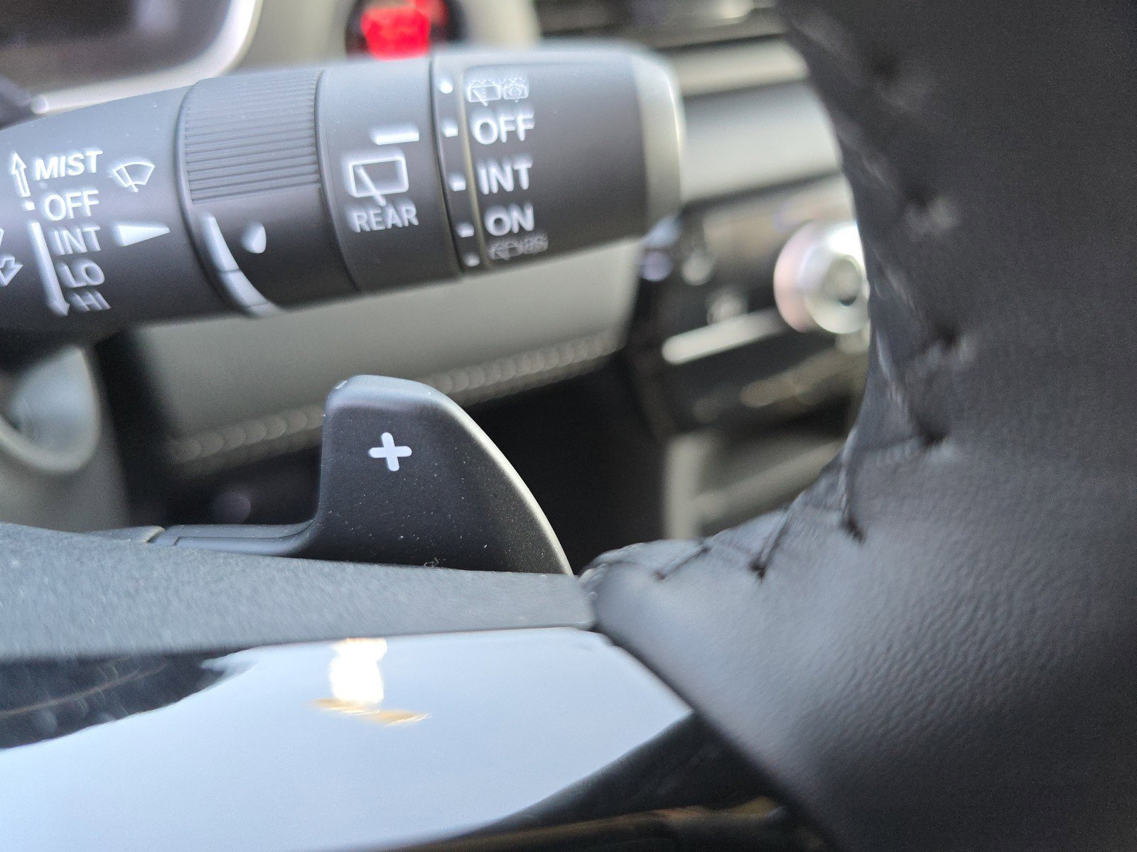 Used 2025 Honda Pilot EX-L image 31