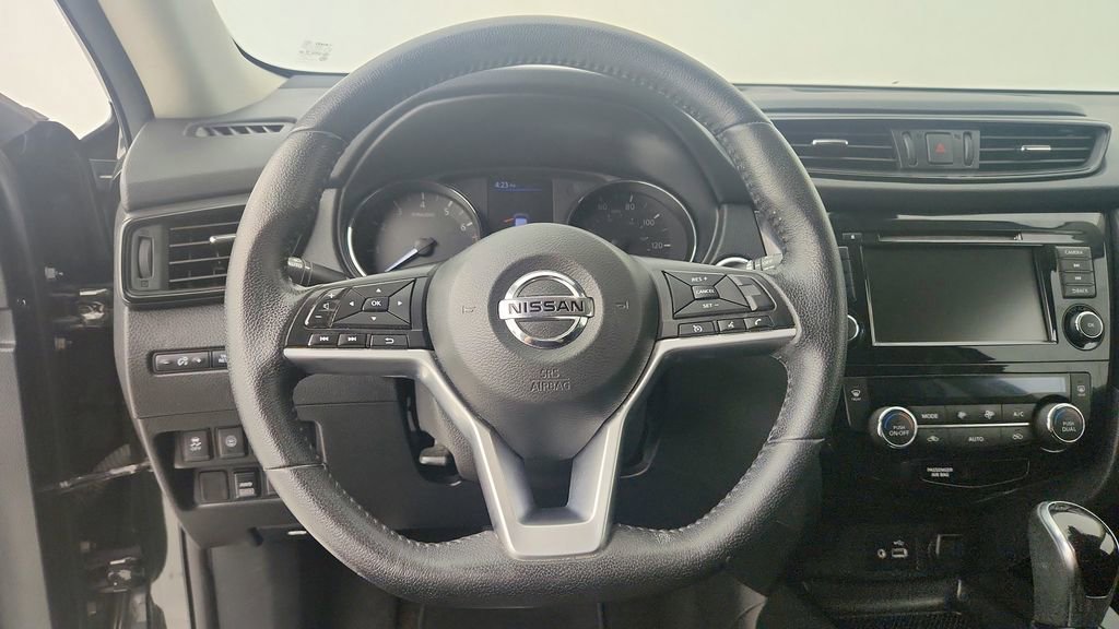 Used 2019 Nissan Rogue SV AWD/4WD image 17