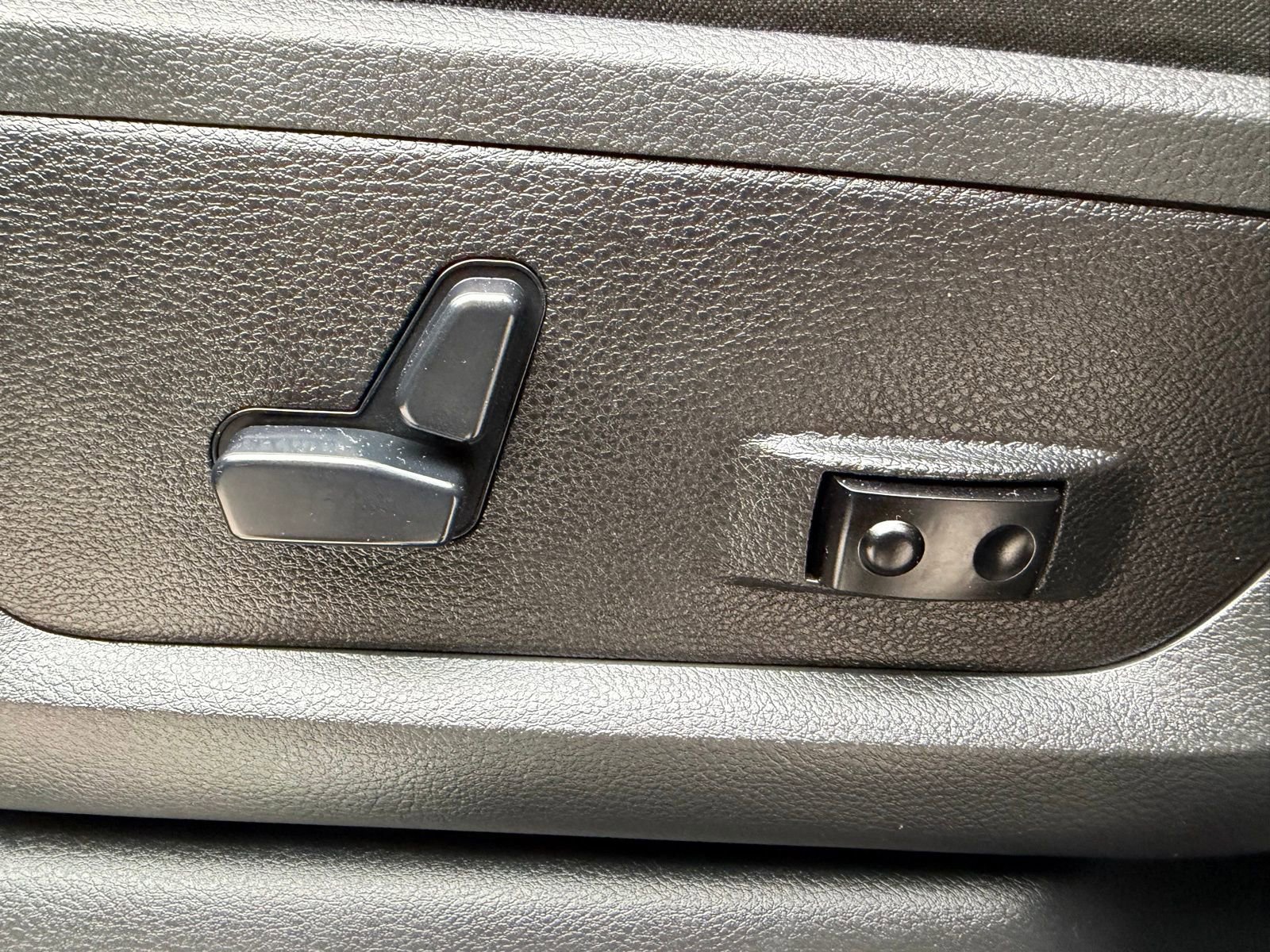 Used 2020 RAM 3500 Laramie image 18