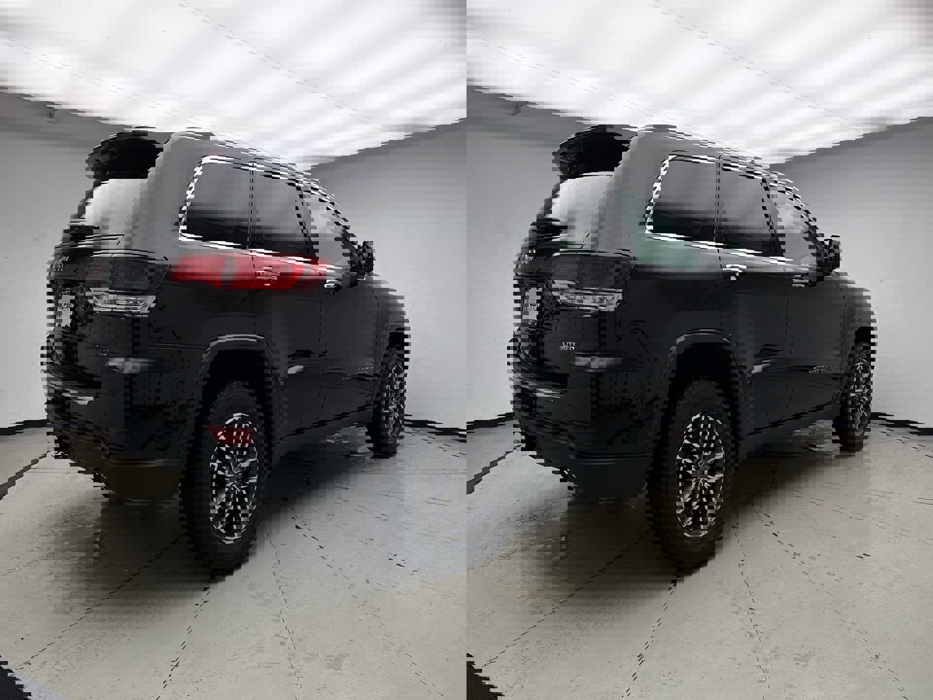 Used 2021 Jeep Grand Cherokee Limited w/ Trailer Tow Group IV image 5