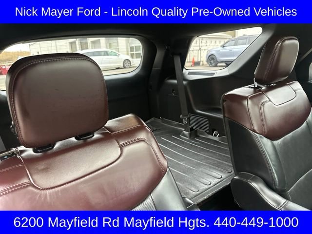 Used 2020 Ford Explorer Platinum w/ Premium Technology Package image 16