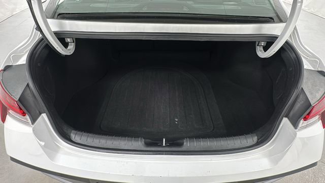 Used 2024 Hyundai Elantra Limited image 15