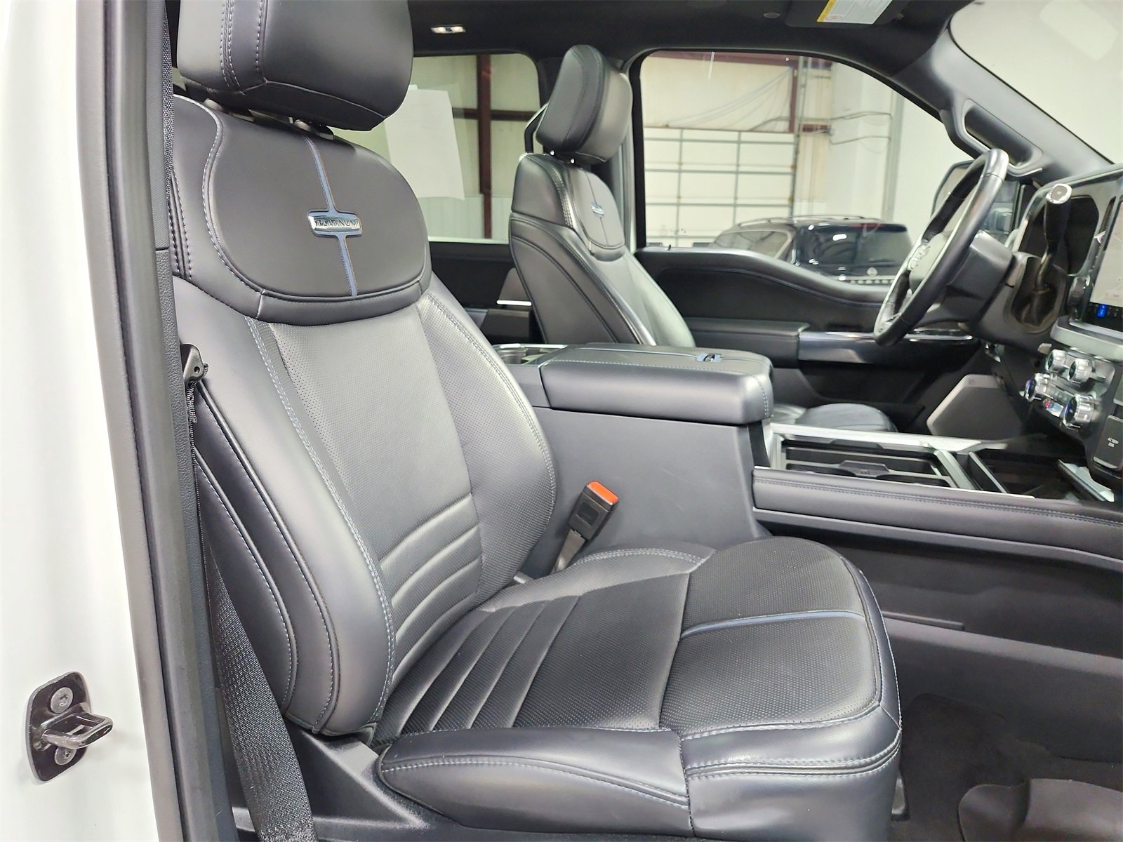 Used 2025 Ford F250 Platinum image 40