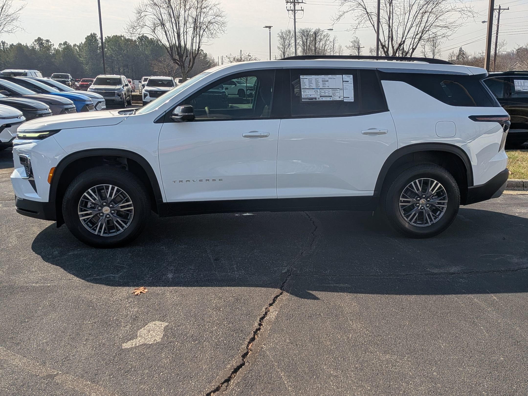 New 2026 Chevrolet Traverse LT w/ Driver Confidence Package FWD image 5