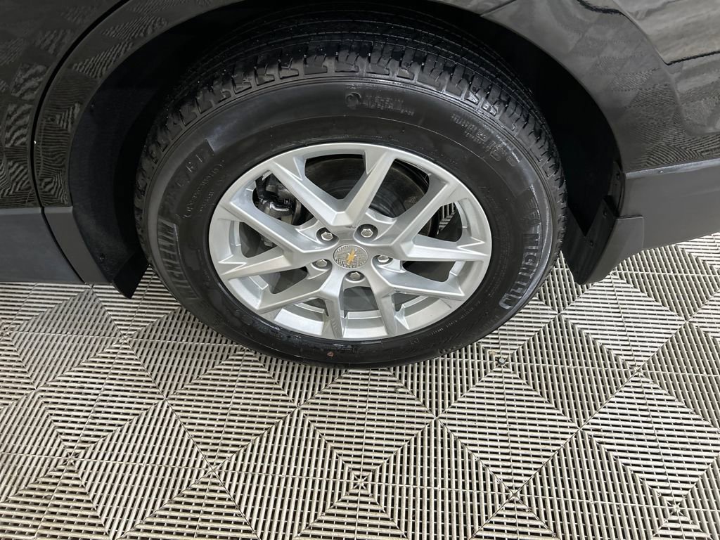 Used 2022 Chevrolet Equinox LT w/ LPO, Floor Liner Package image 10