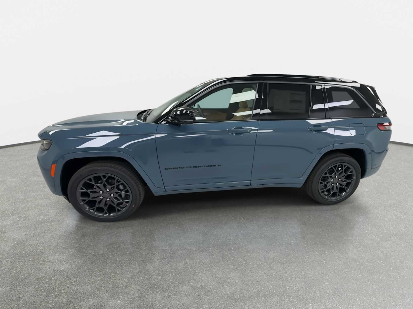New 2026 Jeep Grand Cherokee Summit AWD/4WD image 5