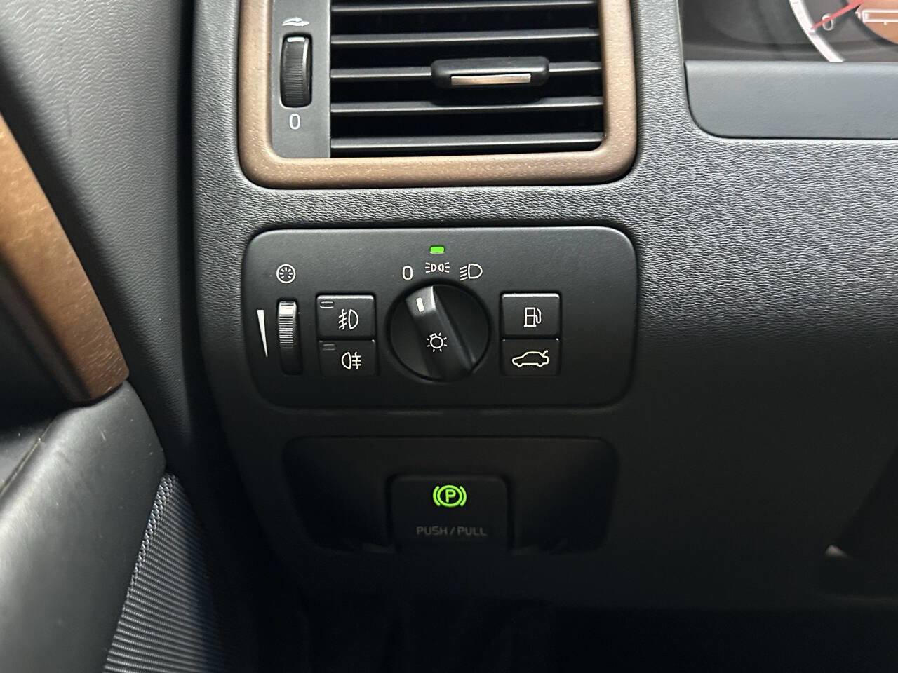 Used 2009 Volvo S80 3.2 image 25