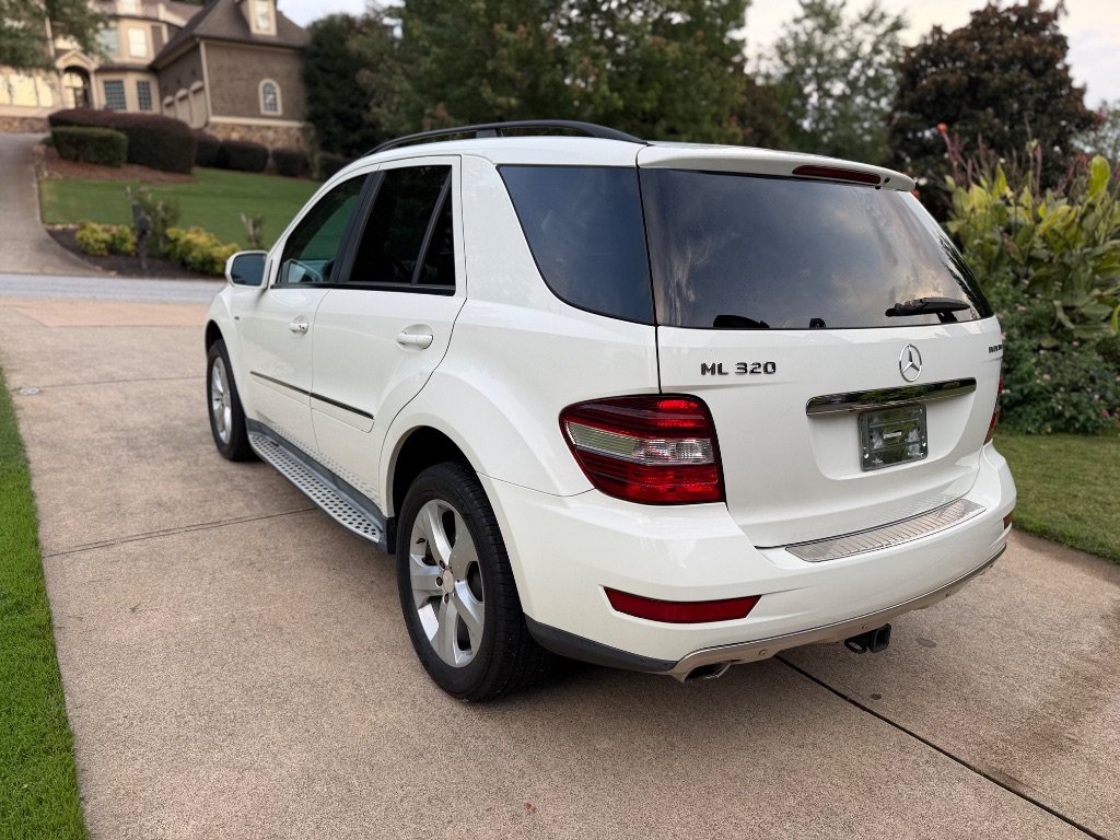Used 2009 Mercedes-Benz ML 320 BlueTEC 4MATIC image 8