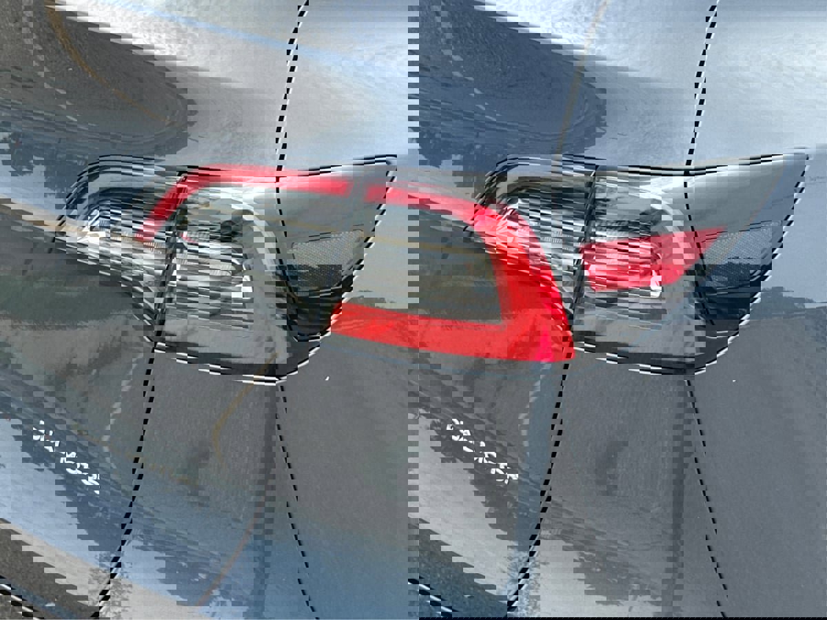 Used 2020 Tesla Model Y Long Range image 31