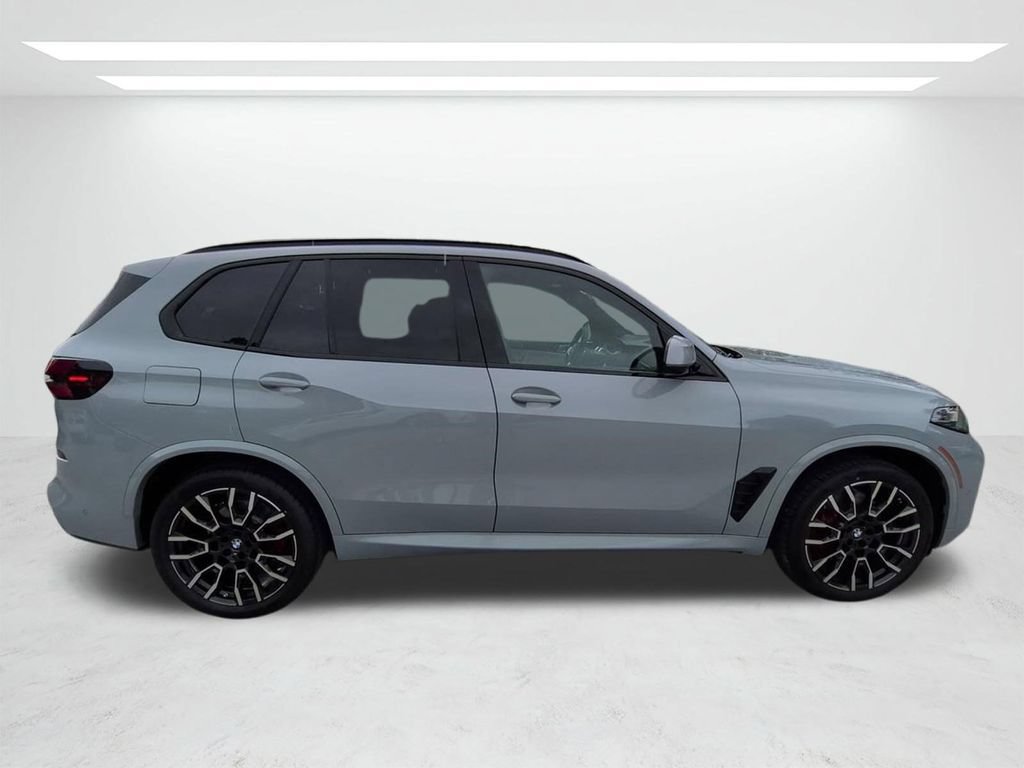 New 2026 BMW X5 sDrive40i w/ M Sport Package RWD image 3