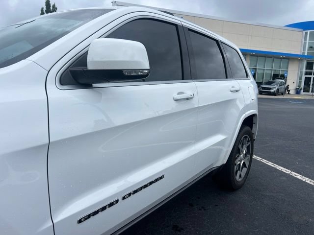 Used 2018 Jeep Grand Cherokee Limited AWD/4WD image 13