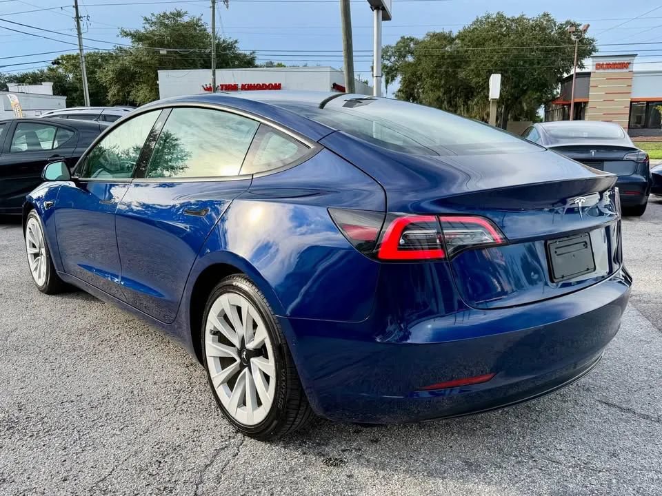 Used 2022 Tesla Model 3 RWD image 2