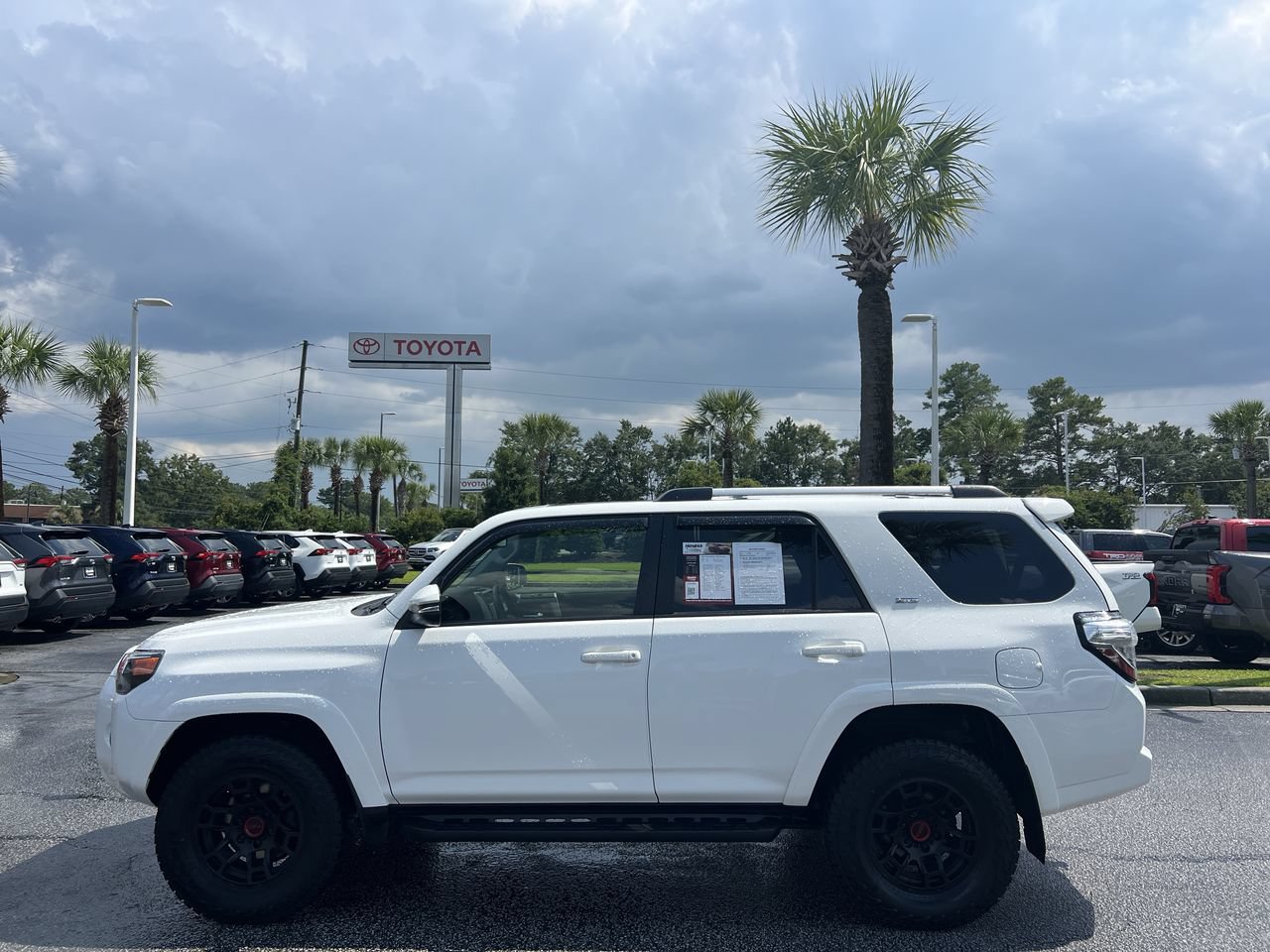 Used 2023 Toyota 4Runner SR5 Premium w/ Moonroof Package AWD/4WD image 7