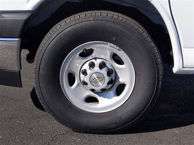 New 2024 Chevrolet Express 3500 w/ Power Convenience Package RWD image 4