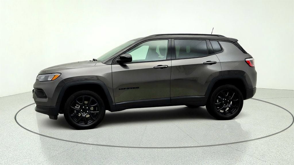 Used 2022 Jeep Compass Latitude AWD/4WD image 8