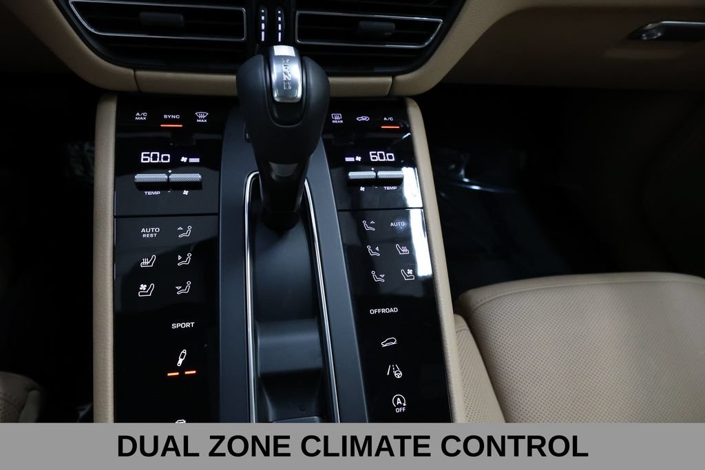 Used 2025 Porsche Macan S AWD/4WD image 34