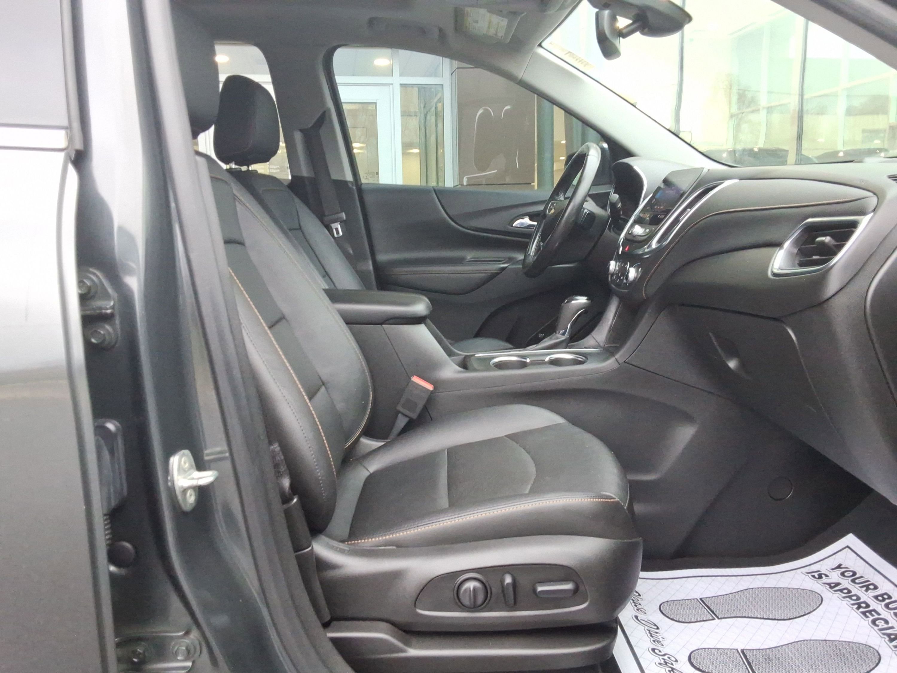 Used 2021 Chevrolet Equinox Premier image 33