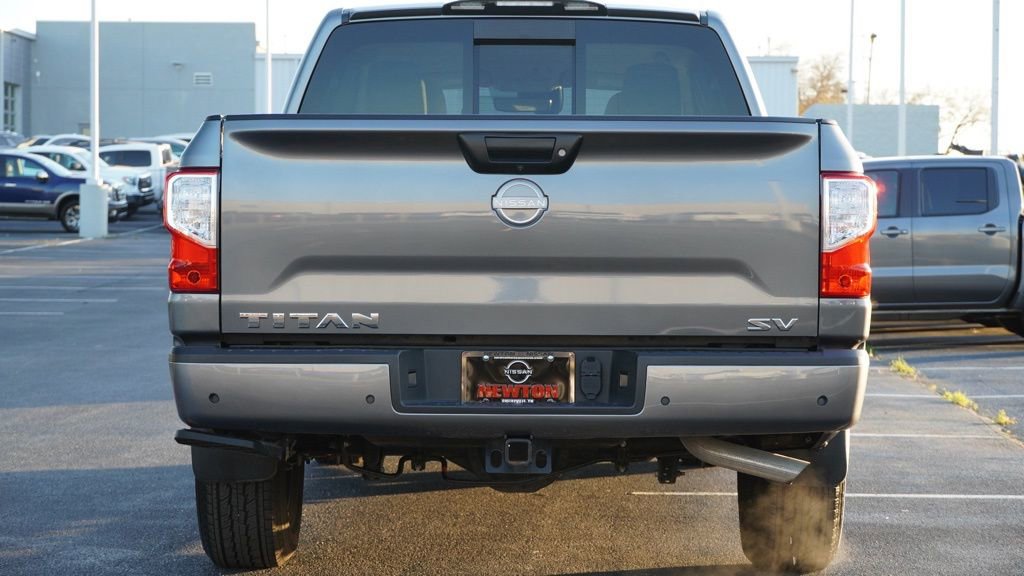 Used 2024 Nissan Titan SV w/ SV Convenience Package image 6